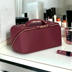 Ella Kadın Seyahat Kozmetik Bakım Makyaj Çantası Organizer Bordo Ella Kadın Seyahat Kozmetik Bakım Makyaj Çantası Organizer Bordo